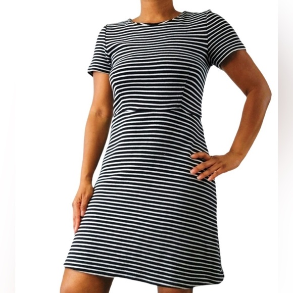 Madewell Dresses & Skirts - Madewell Black and White Gallerist Fit & Flare Striped Knitted Sweater Dress M